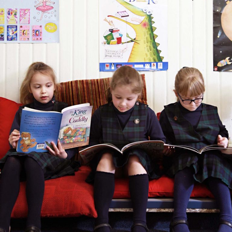 3 children reading